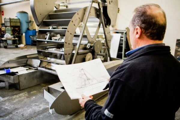 Facbrication de La Roue de l'Énergie de Tomy Ungerer commandée par EDF
