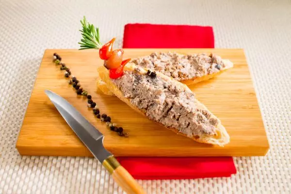 Terrine de taureau - Prise de vue de type hispanique réalisée au studio photo à Strasbourg dans le bas-Rhin