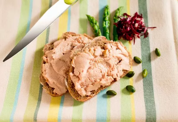 Terrine de volaille - Prise de vue réalisée au studio photo à Strasbourg dans le bas-Rhin