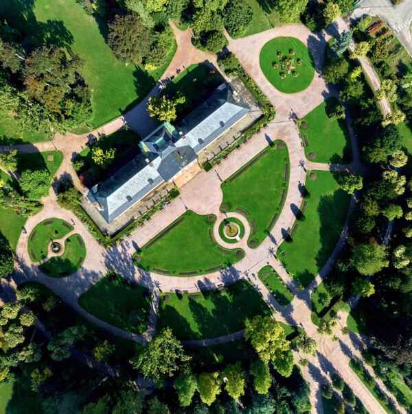 Prise de vue aérienne réalisée par drone du Pavillon Joséphine au Parc de l'Orangerie à Strasbourg