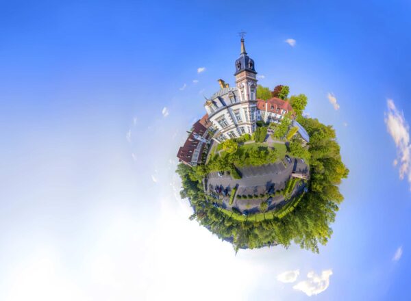Prise de vue 360° réalisée par drone du château de l'Ile à Ostwald