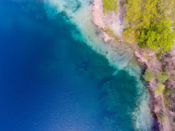 Prise de vue d'inspection réalisée par drone d'une gravière