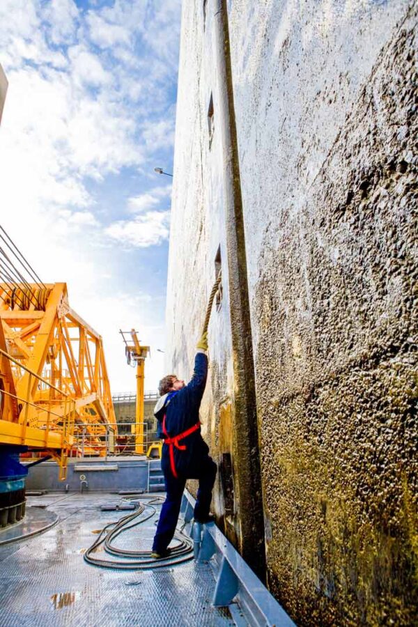 EDF - La descente du Rhin de la Roue de l'Énergie de Tomi Ungerer