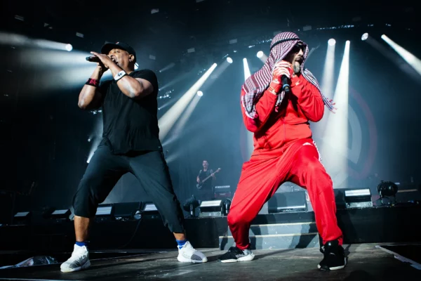 B-Real & Chuck-D en concert avec Prophets of Rage aux Eurockéennes