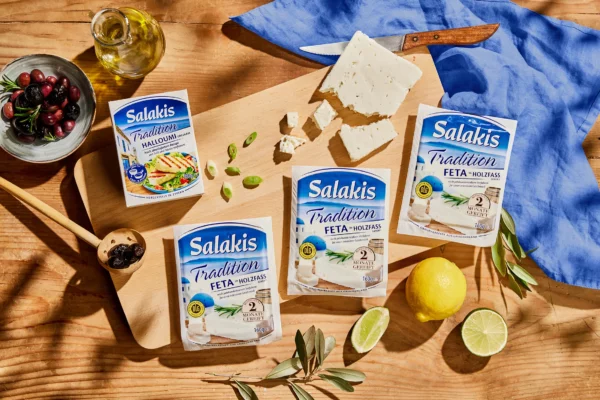 Publicité de la gamme de produits Salakis avec mise en scène et éclairage studio