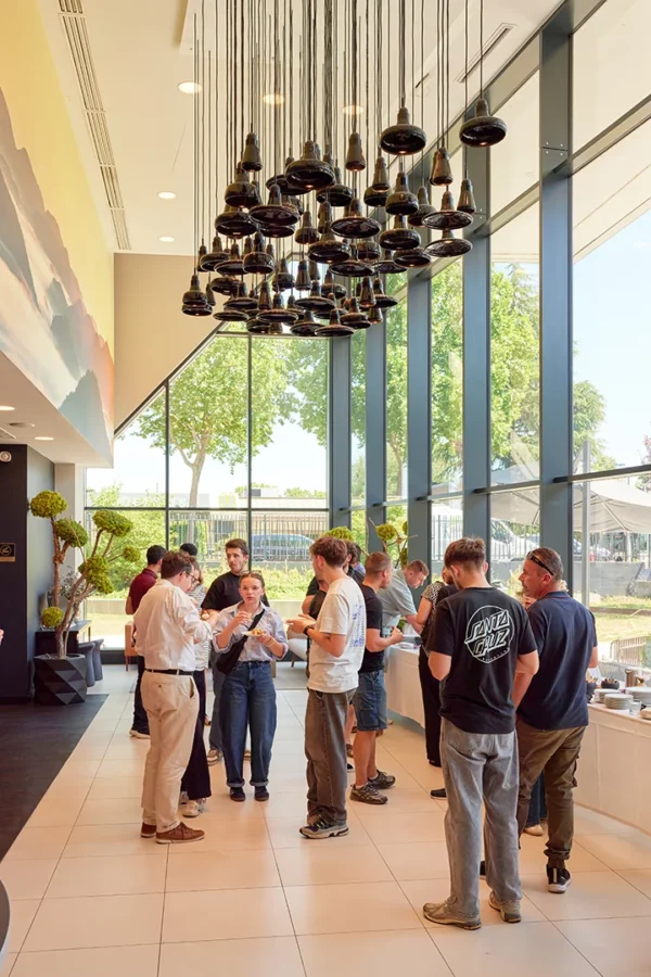 Reportage photo d'un séminaire d'entreprise Eiffage Construction avec moment d'échange entre collaborateurs