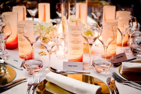 Table de réception lors d'un gala au Palais Universitaire de Strasbourg