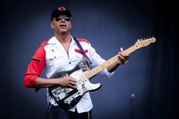 Tom Morello en concert avec Prophets of Rage aux Eurockéennes